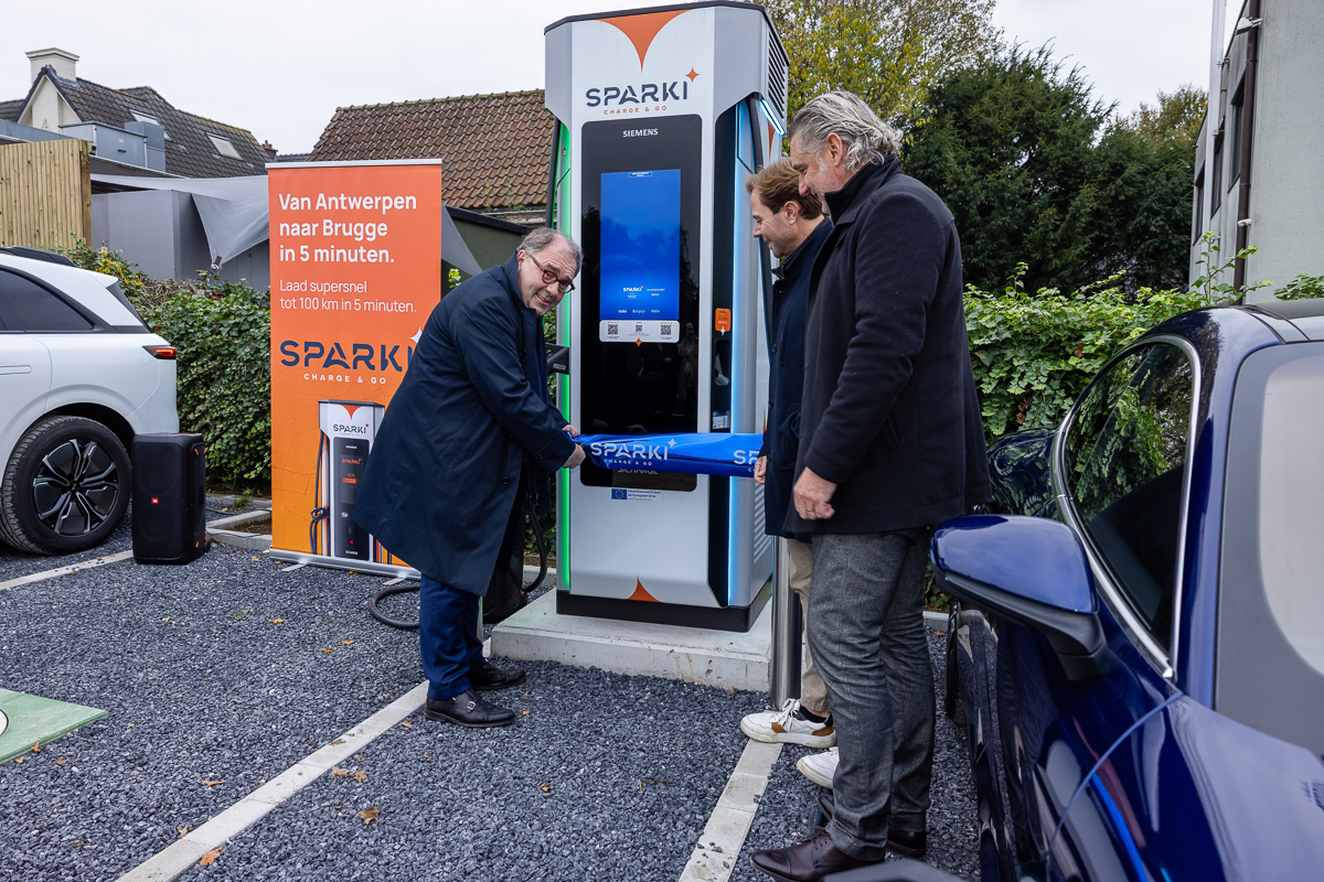 Sparki viert mijlpaal van 111.111ste laadbeurt op nieuw ultrasnel laadstation in Aalst